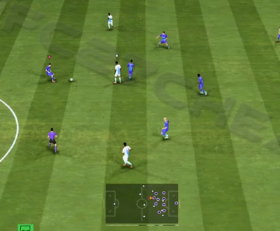 FC 27 online match with pitch mini-map HUD